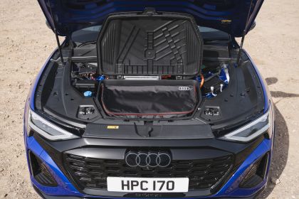2024 Audi SQ8 Sportback e-tron quattro - UK version 71