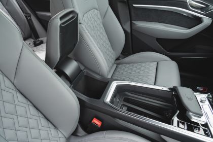 2024 Audi SQ8 Sportback e-tron quattro - UK version 105