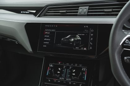 2024 Audi SQ8 Sportback e-tron quattro - UK version 122