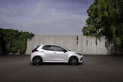 2024 Mazda 2 Hybrid 8