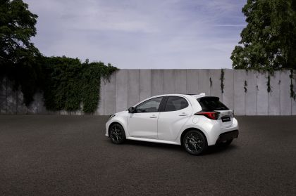 2024 Mazda 2 Hybrid 9