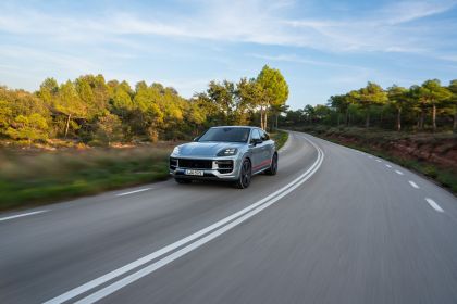 2024 Porsche Cayenne Turbo E-Hybrid coupé 13