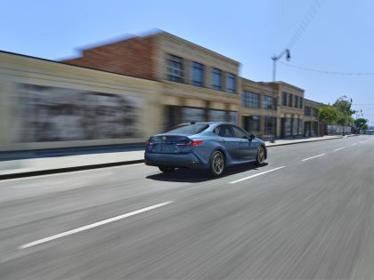 2025 Toyota Camry Hybrid XSE 2