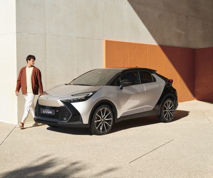 2024 Toyota C-HR GR Sport Hybrid 200 AWD-i 9