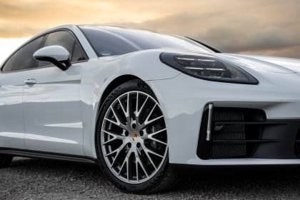 2024 Porsche Panamera 4 19