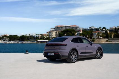 2025 Porsche Macan 4 18