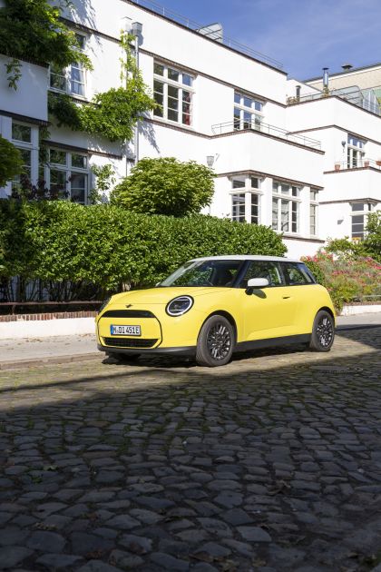 2024 Mini Cooper E 27