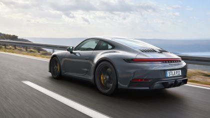 2025 Porsche 911 ( 992 ) Carrera GTS 4