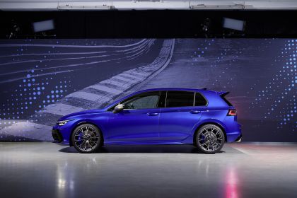 2025 Volkswagen Golf ( VIII ) R 13