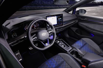 2025 Volkswagen Golf ( VIII ) R 18