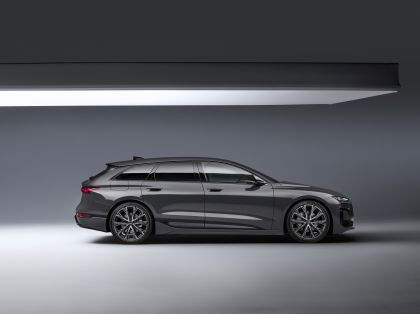 2025 Audi A6 Avant e-tron 43