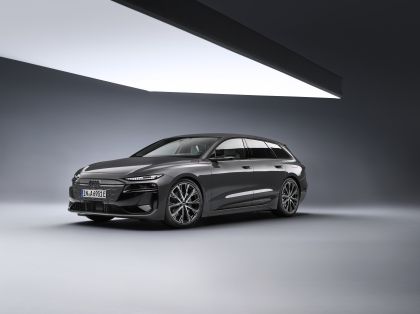 2025 Audi A6 Avant e-tron 44