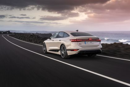 2025 Audi A6 Sportback e-tron 12