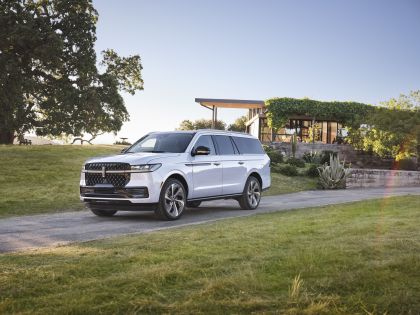 2025 Lincoln Navigator L Black Label 1