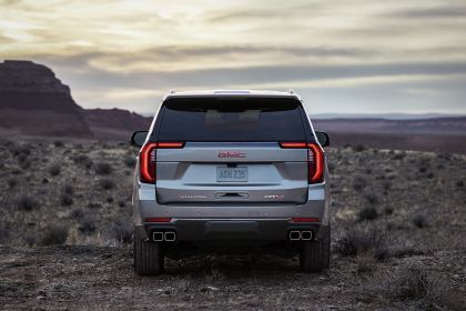 2025 GMC Yukon AT4 Ultimate 8