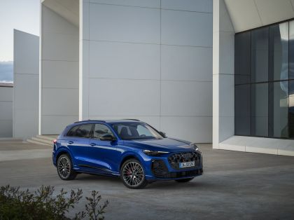 2025 Audi SQ5 21