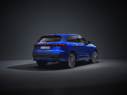 2025 Audi SQ5 30