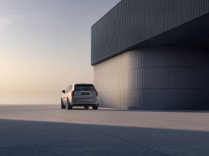 2025 Volvo XC90 8