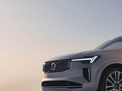 2025 Volvo XC90 10