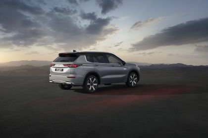 2025 Mitsubishi Outlander PHEV 3