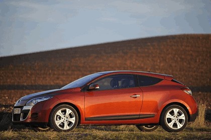 2009 Renault Megane coupé 4