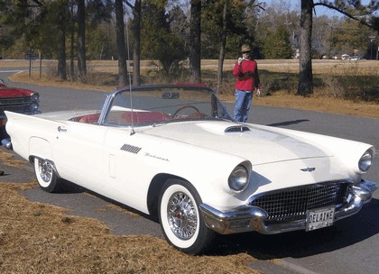 1957 Ford Thunderbird 2