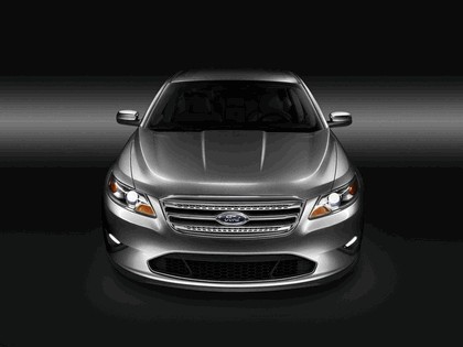 2010 Ford Taurus Limited 3