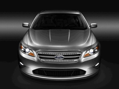 2010 Ford Taurus Limited 4