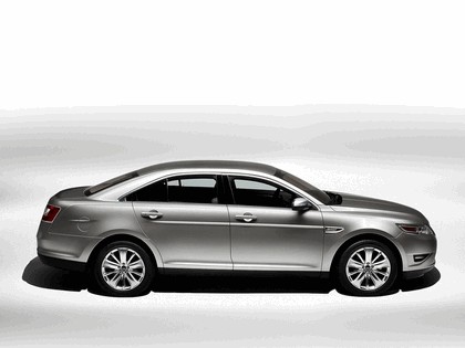 2010 Ford Taurus Limited 9