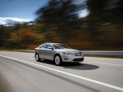 2010 Ford Taurus Limited 17