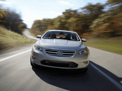 2010 Ford Taurus Limited 20
