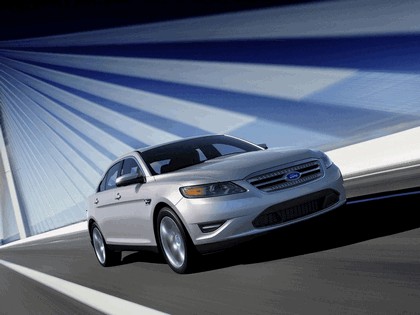 2010 Ford Taurus Limited 24