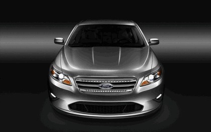 2010 Ford Taurus Limited 29