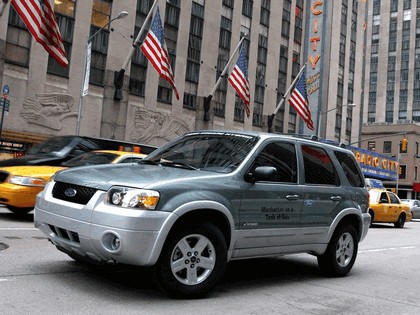 2005 Ford Escape Hybrid 14