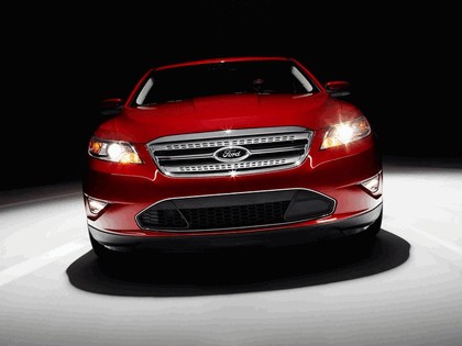 2010 Ford Taurus SHO 5