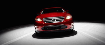 2010 Ford Taurus SHO 14