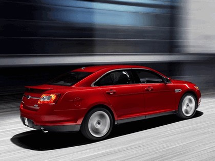 2010 Ford Taurus SHO 16