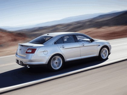 2010 Ford Taurus SHO 22