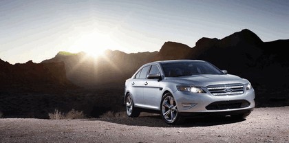 2010 Ford Taurus SHO 24