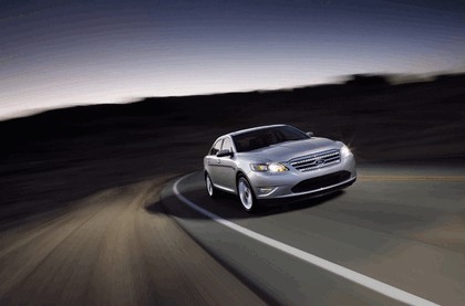 2010 Ford Taurus SHO 26