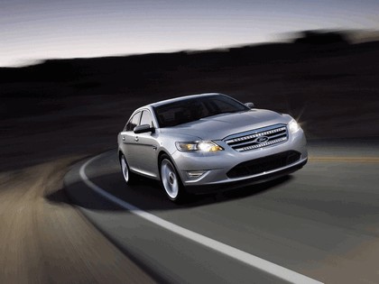 2010 Ford Taurus SHO 27