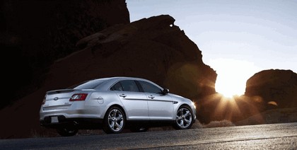 2010 Ford Taurus SHO 30