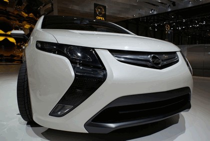 2009 Opel Ampera ( Geneva unveiling ) 6