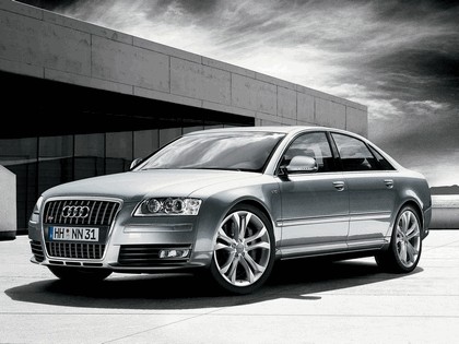 2008 Audi S8 1