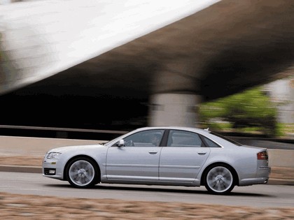 2008 Audi S8 12