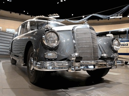 1960 Mercedes-Benz 300 Messwagen 2