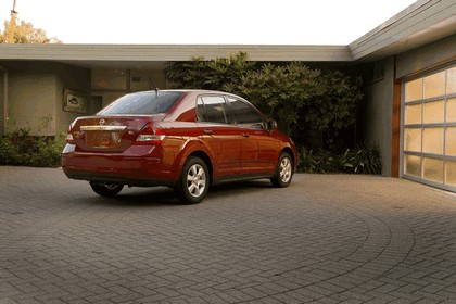 2010 Nissan Versa sedan 3