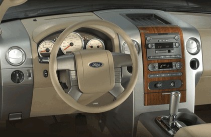 2004 Ford F-150 26