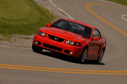 2004 Ford Mustang Cobra SVT 12