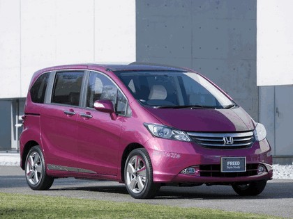 2010 Honda Freed Style Study concept by Modulo 1